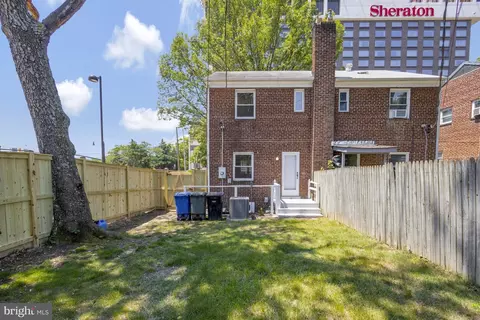 Exterior - 925 S Orme St, Arlington, VA 22204 photo 1 of 3