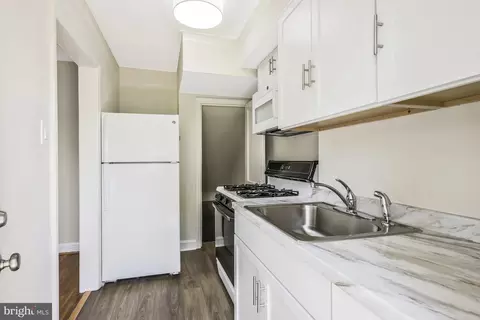 Kitchen - 925 S Orme St, Arlington, VA 22204 photo 1 of 1