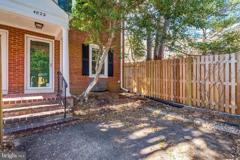 4829 29th St S, Arlington, VA 22206