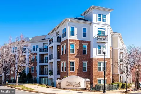 2465 Army Navy Dr #1-109, Arlington, VA 22206
