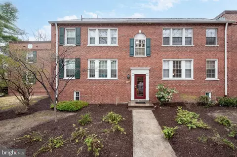 1913 N Rhodes St #16, Arlington, VA 22201