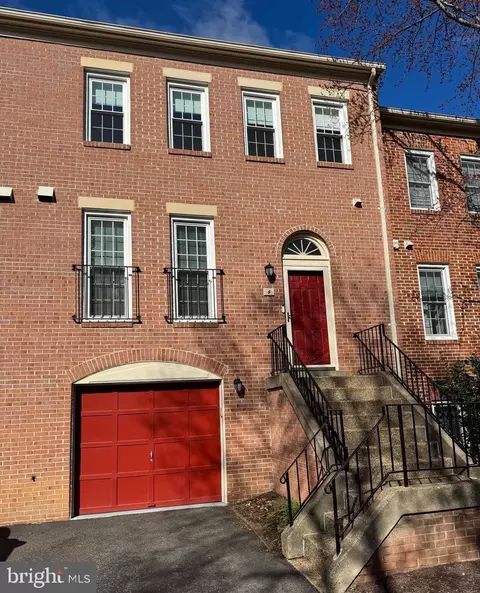 4 S Manchester St, Arlington, VA 22204