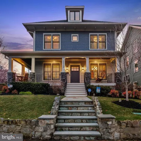 2024 S Kent St, Arlington, VA 22202