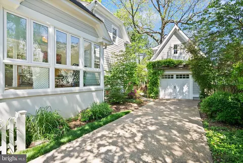 2811 Franklin Rd, Arlington, VA 22201 photo 3
