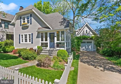 2811 Franklin Rd, Arlington, VA 22201