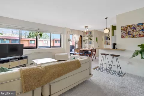 1510 S George Mason Dr #20, Arlington, VA 22204