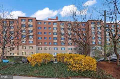 1200 S Arlington Ridge Rd #404, Arlington, VA 22202