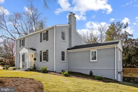 5200 Williamsburg Blvd, Arlington, VA 22207