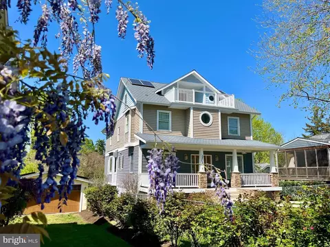 3703 7th St S, Arlington, VA 22204