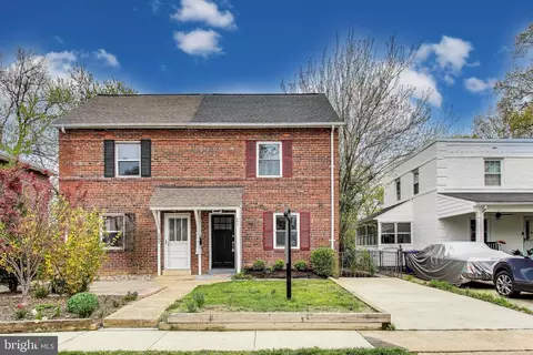 845 S Ivy St, Arlington, VA 22204