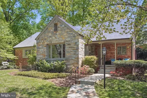 4828 27th Pl N, Arlington, VA 22207