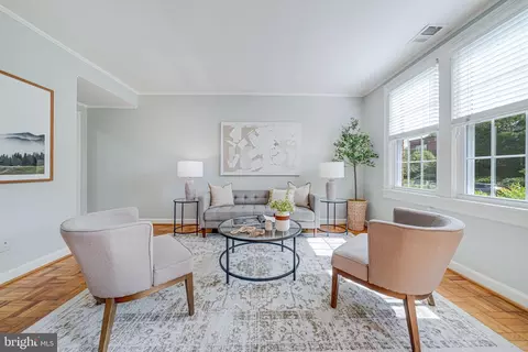 1301 S Cleveland St #353, Arlington, VA 22204