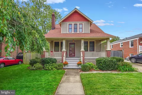 824 S Barton St, Arlington, VA 22204