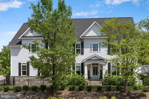 4950 34th St N, Arlington, VA 22207