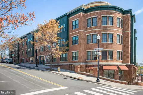 2101 N Monroe St #306, Arlington, VA 22207