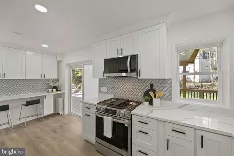3700 Lorcom Ln, Arlington, VA 22207 photo 8