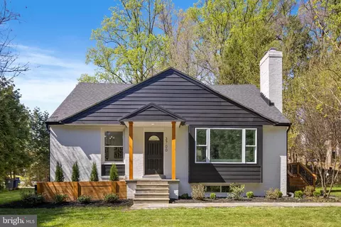 3700 Lorcom Ln, Arlington, VA 22207