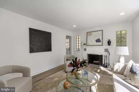 3700 Lorcom Ln, Arlington, VA 22207 photo 5