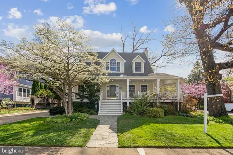 4845 Little Falls Rd, Arlington, VA 22207