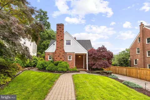 2819 S Joyce St, Arlington, VA 22202