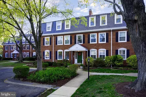 3020 S Buchanan St #B1, Arlington, VA 22206