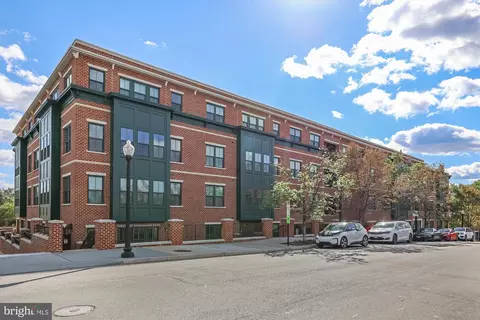 2101 N Monroe St #214, Arlington, VA 22207