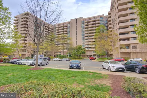 4141 N Henderson Rd #412, Arlington, VA 22203