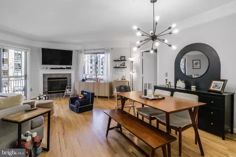 901 N Monroe St #416, Arlington, VA 22201