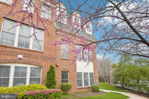 3501 S Four Mile Run Dr, Arlington, VA 22206