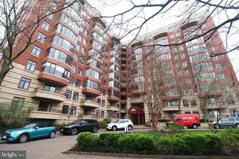 2400 Clarendon Blvd #615, Arlington, VA 22201