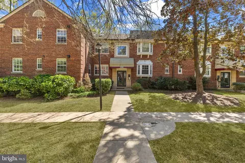 2103 N Taft St #113, Arlington, VA 22201