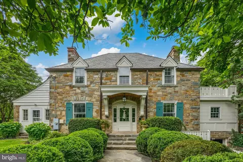 2503 N Jefferson St, Arlington, VA 22207