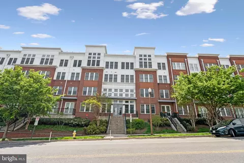 1418 N Rhodes St #B117, Arlington, VA 22209