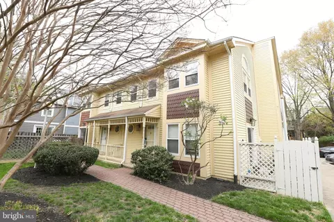 1112 N Utah St, Arlington, VA 22201
