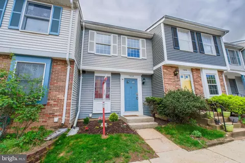 1628 10th St S, Arlington, VA 22204