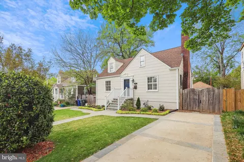 5133 25th Pl N, Arlington, VA 22207
