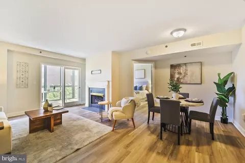 1050 N Taylor St #1-412, Arlington, VA 22201