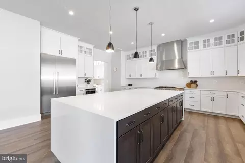 3812 N Nelson St, Arlington, VA 22207