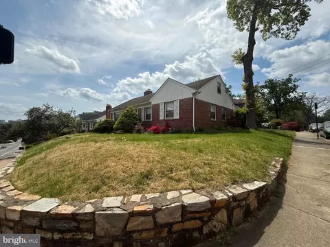 2846 Lorcom Ln, Arlington, VA 22207 photo 2