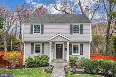 6943 28th St N, Arlington, VA 22213
