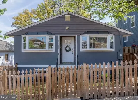 2411 S Monroe St, Arlington, VA 22206
