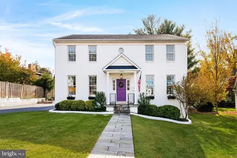4752 33rd St N, Arlington, VA 22207