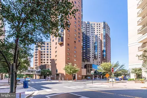 900 N Stafford St N #2222, Arlington, VA 22203