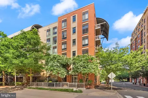 1200 N Hartford St #610, Arlington, VA 22201
