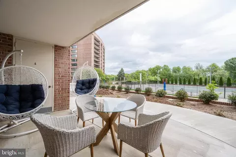 1805 Crystal Dr #208S, Arlington, VA 22202