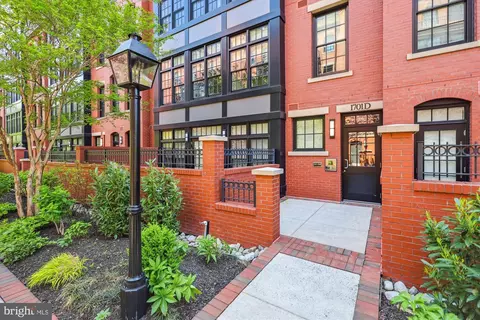 1701 16th St N #345-D, Arlington, VA 22209