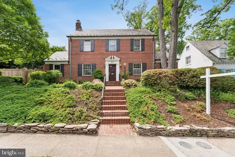 2312 S Joyce St, Arlington, VA 22202