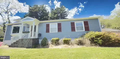 2616 Military Rd, Arlington, VA 22207