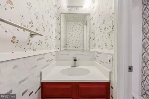 Bath - 211 S Barton St, Arlington, VA 22204 photo 1 of 4