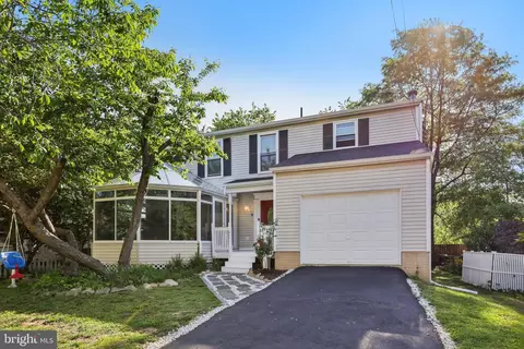 211 S Barton St, Arlington, VA 22204